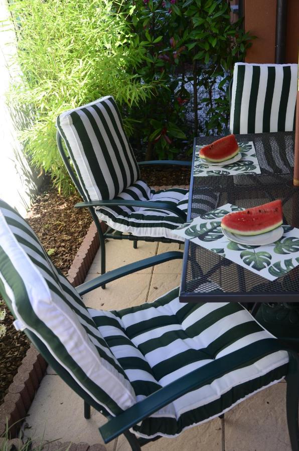 Anma Cottages The Secret Garden Pianello Del Lario Bagian luar foto