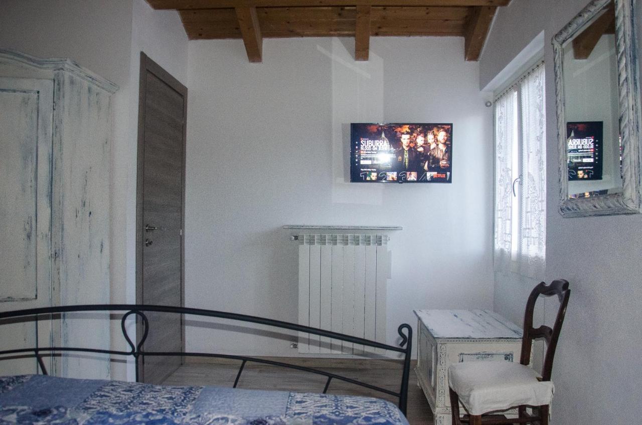 Anma Cottages The Secret Garden Pianello Del Lario Bagian luar foto